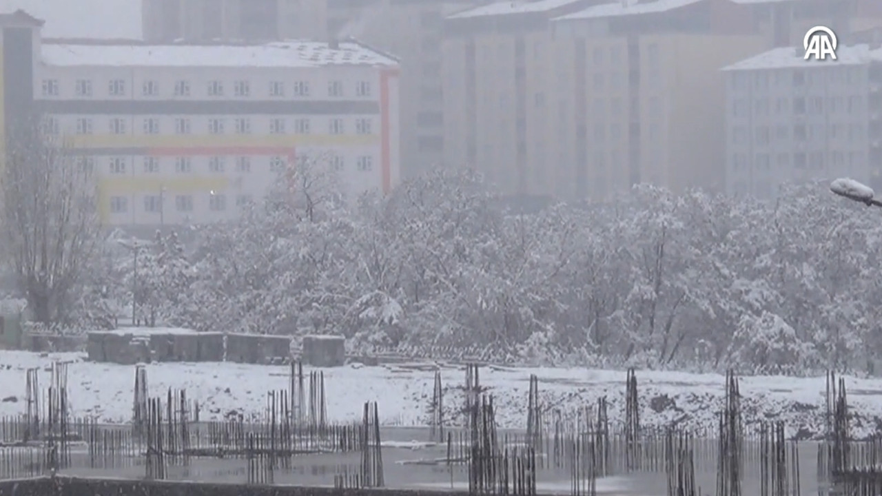 Doğu Anadolu'da kar esareti: 470 yerleşim yolu kapandı