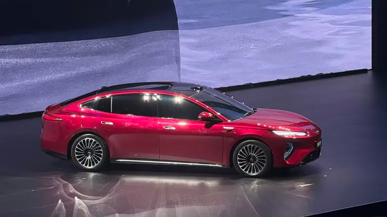 1000 kilometre menzilli elektrikli araç resmen tanıtıldı: Şarjı sadece 9 dakikada doluyor