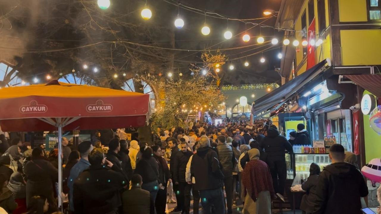 Bursa’da sahur kuyruğu kilometreyi aştı