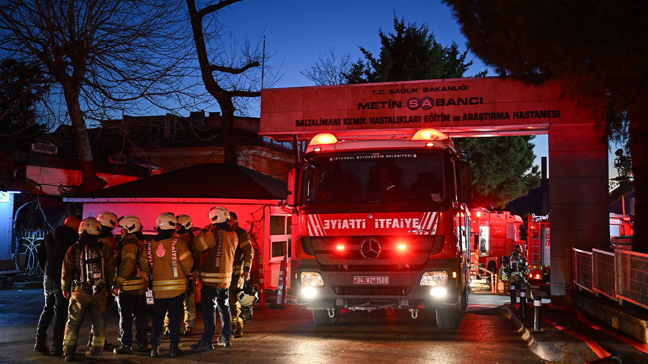 İstanbul'da hastane yangını: 11 kişi dumandan etkilendi