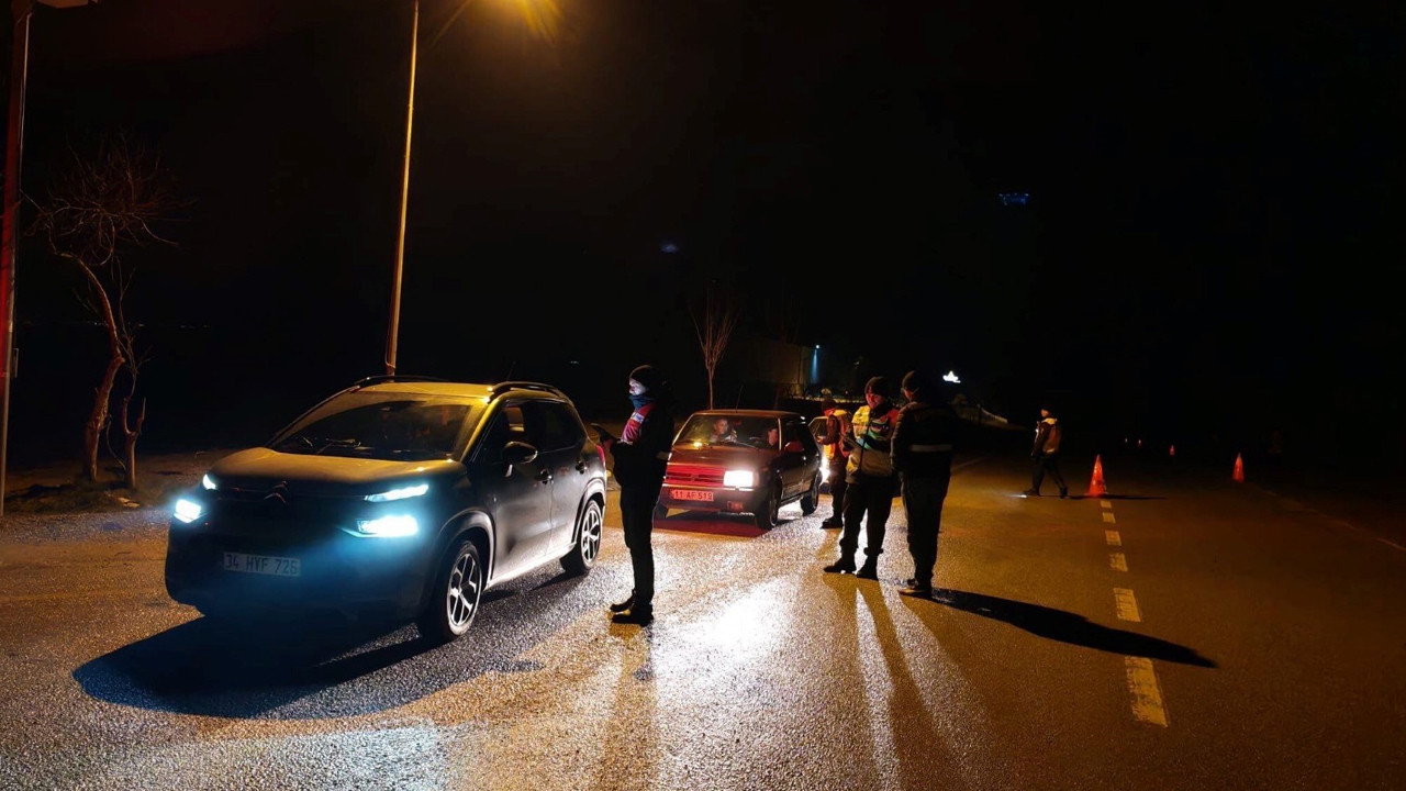 Bilecik’te Jandarmanın Güven ve Huzur Uygulamasında 6 şahıs yakalandı