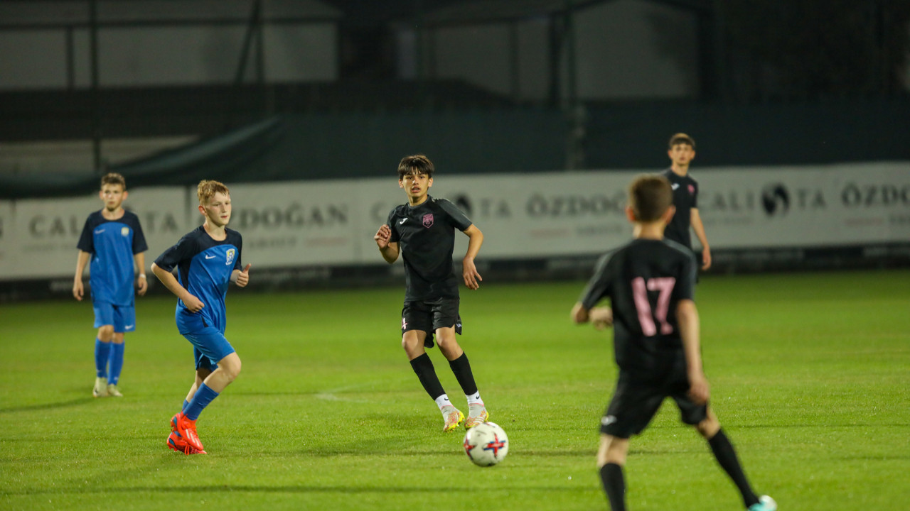 Çocuk futbolunun zirvesi Antalya’da: JWCA 2026’da 10 bin genç yetenek buluşuyor… Borussia Dortmund’dan Fenerbahçe’ye