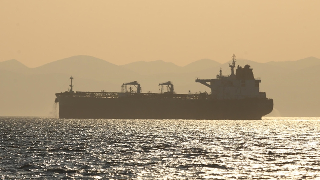 Dünya petrolünün yüzde 70’i kritik boğazlardan geçiyor