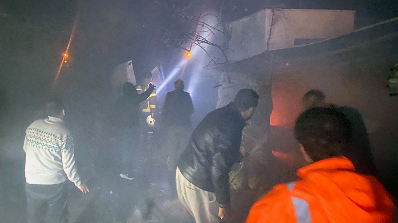 Evin deposunda çıkan yangından 40 güvercin öldü