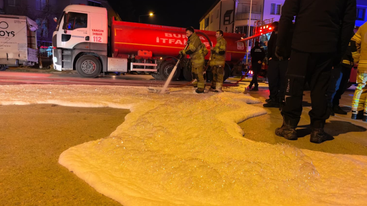 Gaz sızıntısı paniğe yol açtı: Meraklı vatandaşın çakmağı patlamaya neden oldu