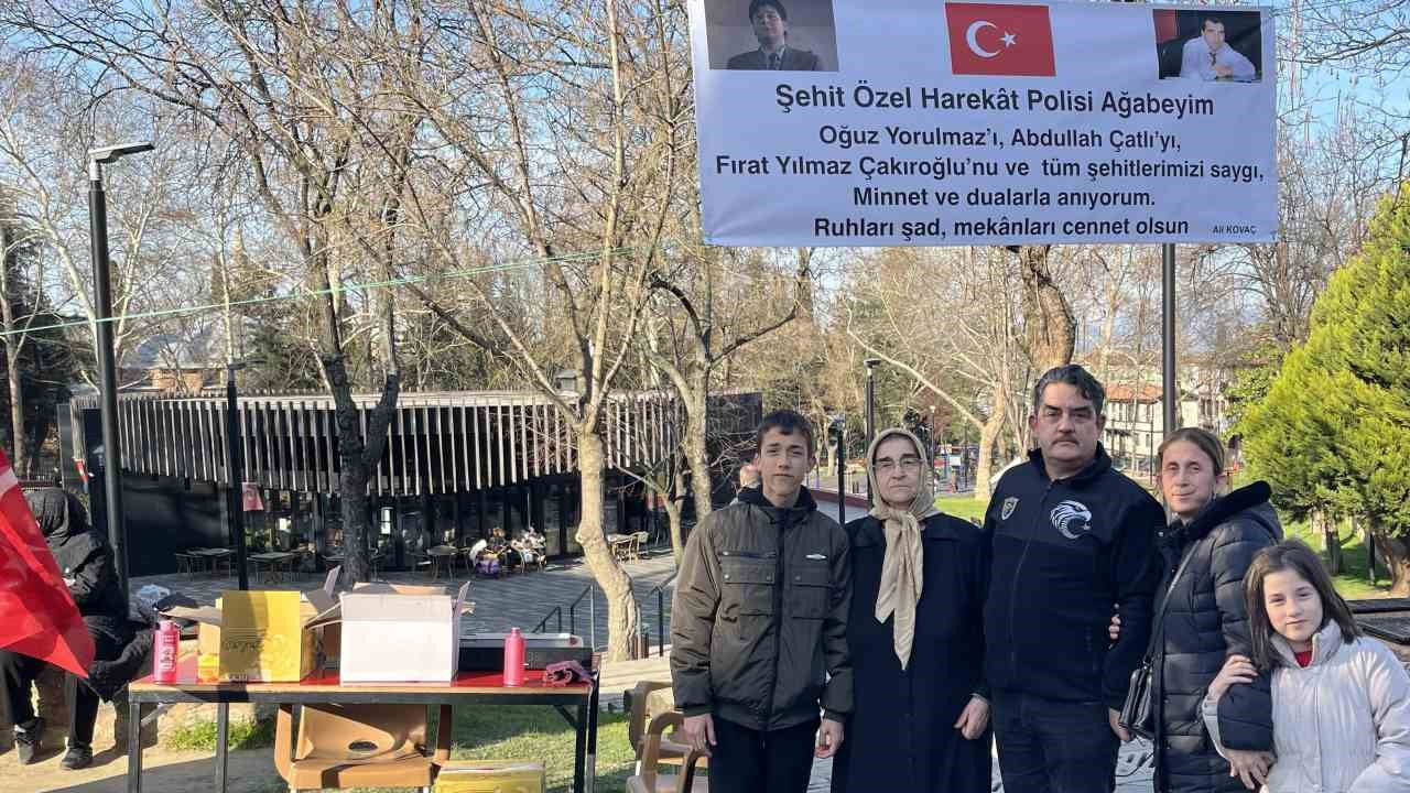 Şehitler için mevlit şekeri dağıtıldı