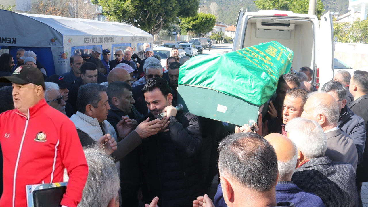 Engin Fırat, baba ocağı Kemer’de dualarla uğurlandı