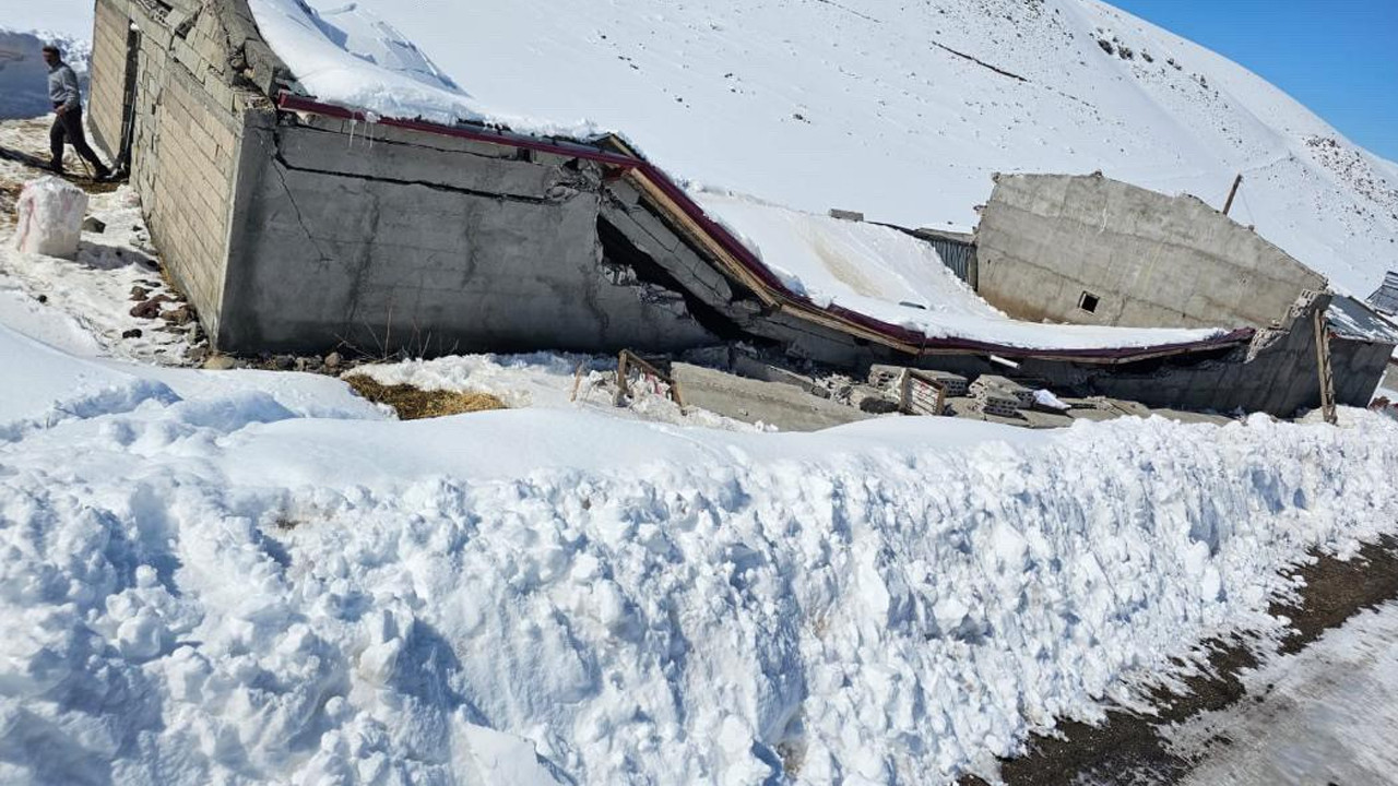 Iğdır’da ahır çöktü: Hayvanların önceden çıkarılması faciayı önledi