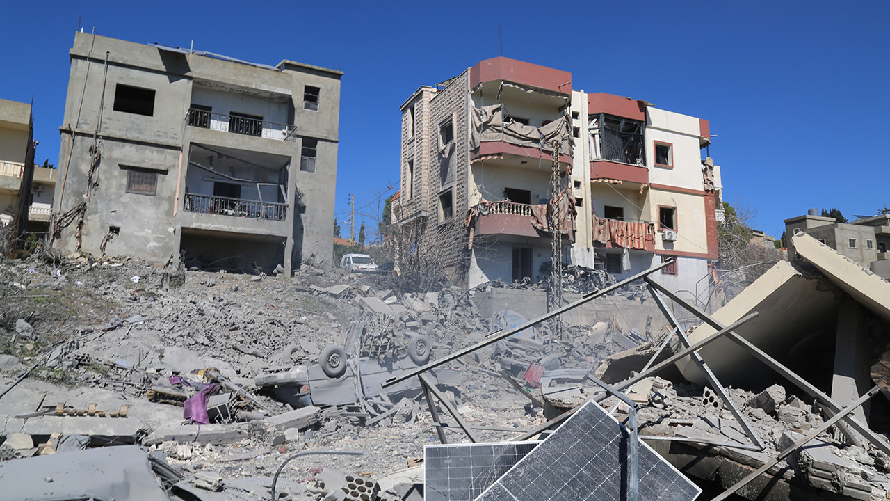 Lübnan’da göç dalgası: Bir haftada 700 bin kişi yerinden edildi