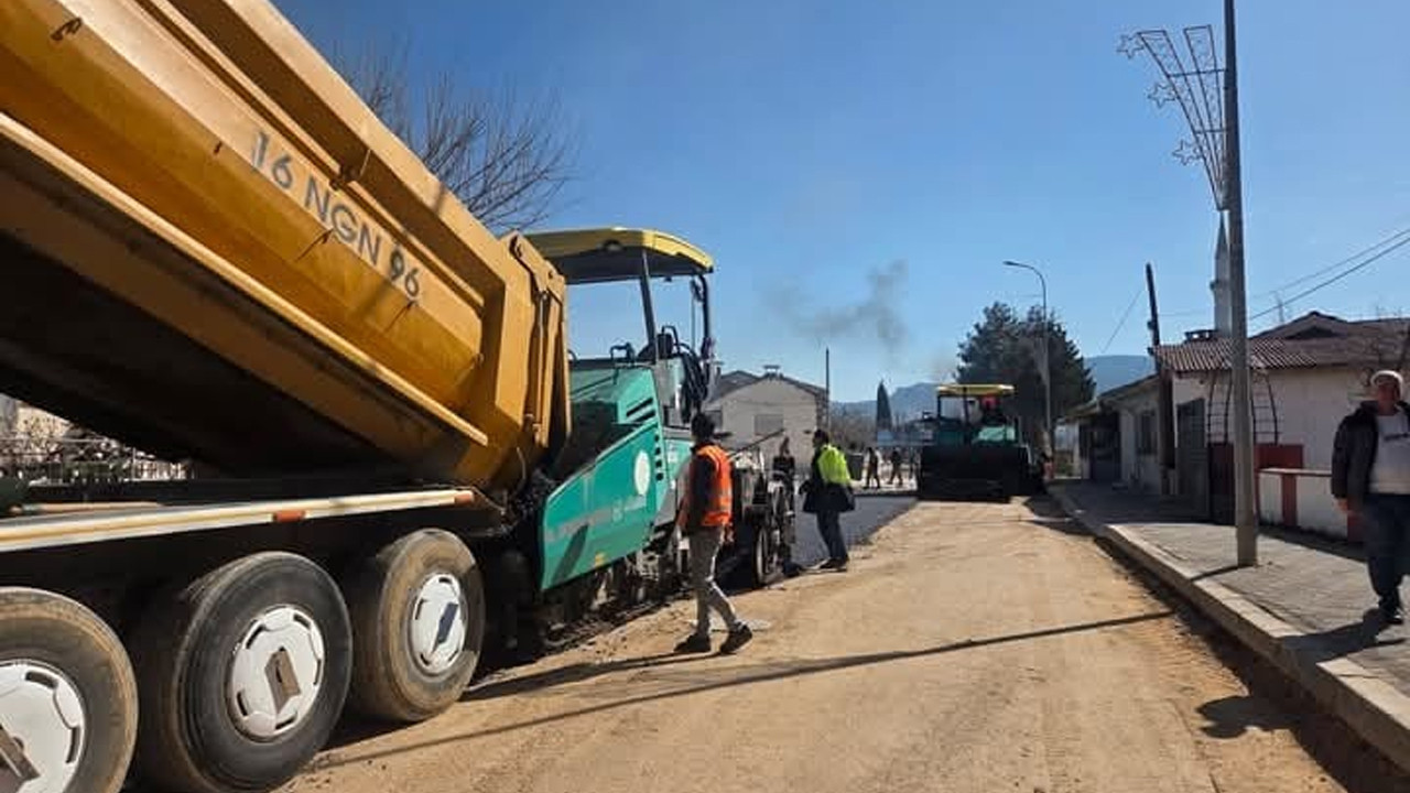 O ilçeye gidecekler dikkat! Trafik tek şeritten veriliyor