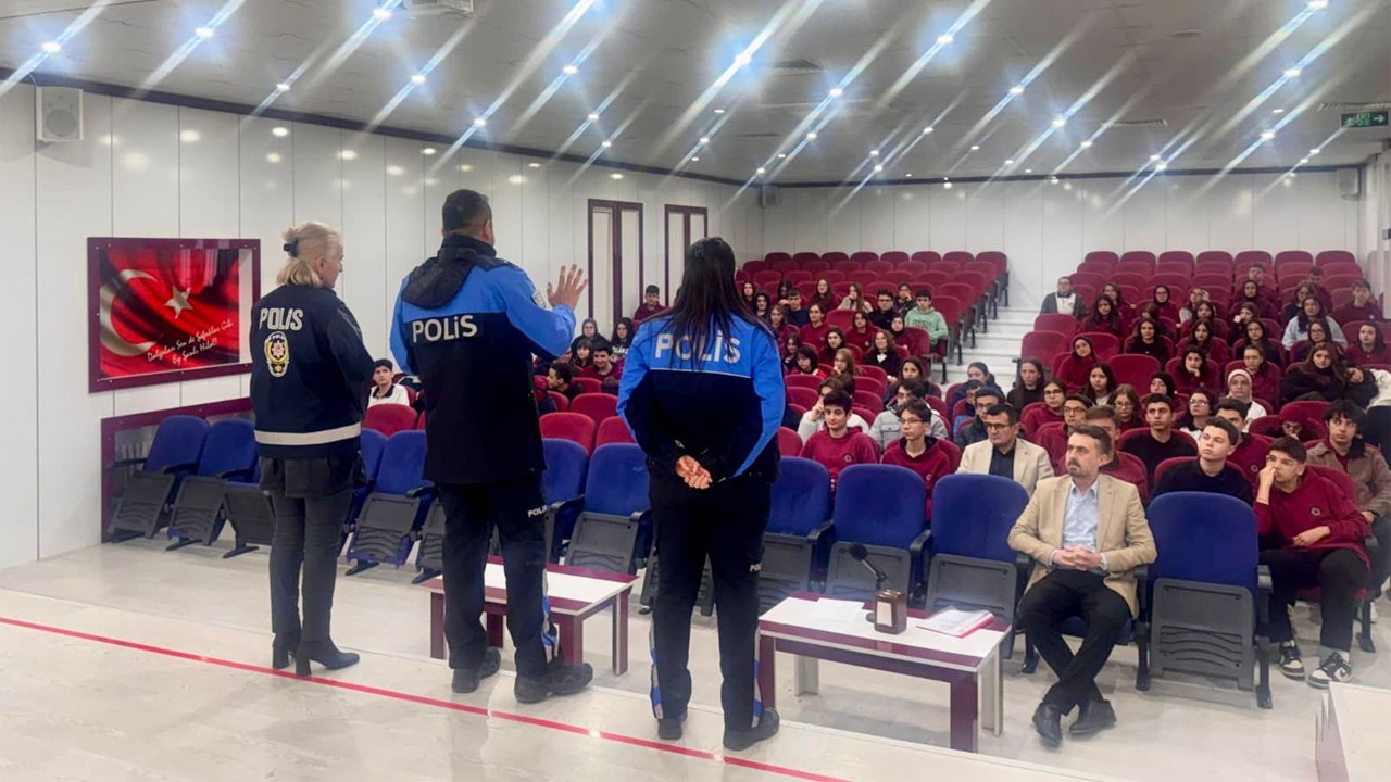 Toplum Destekli Polislerden Bozüyük Fen Lisesine ziyaret