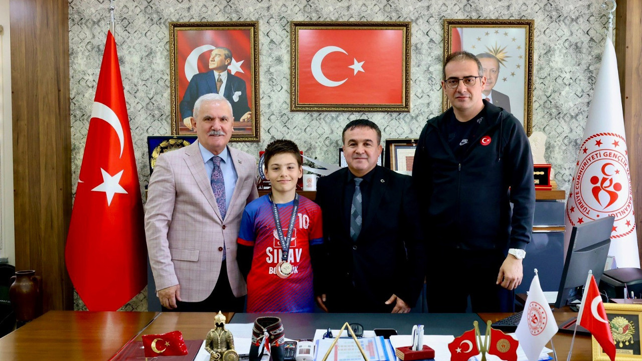 Türkiye 2.’si Yusuf Ata Moralı İl Müdürü Demir’i ziyaret etti