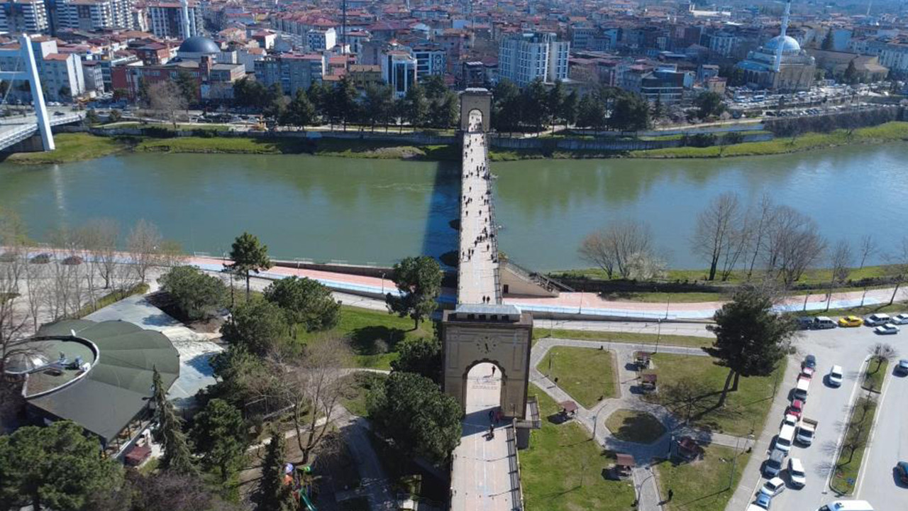 Çarşamba'ya bahar geldi: Vatandaşlar sokağa akın etti