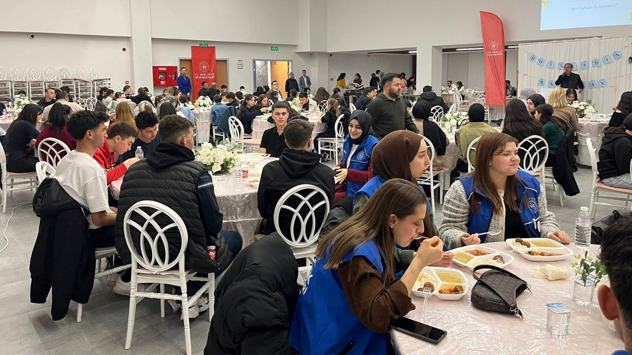 Gölpazarı’nda Gençlik ve Spor Ailesi iftar sofrasında buluştu