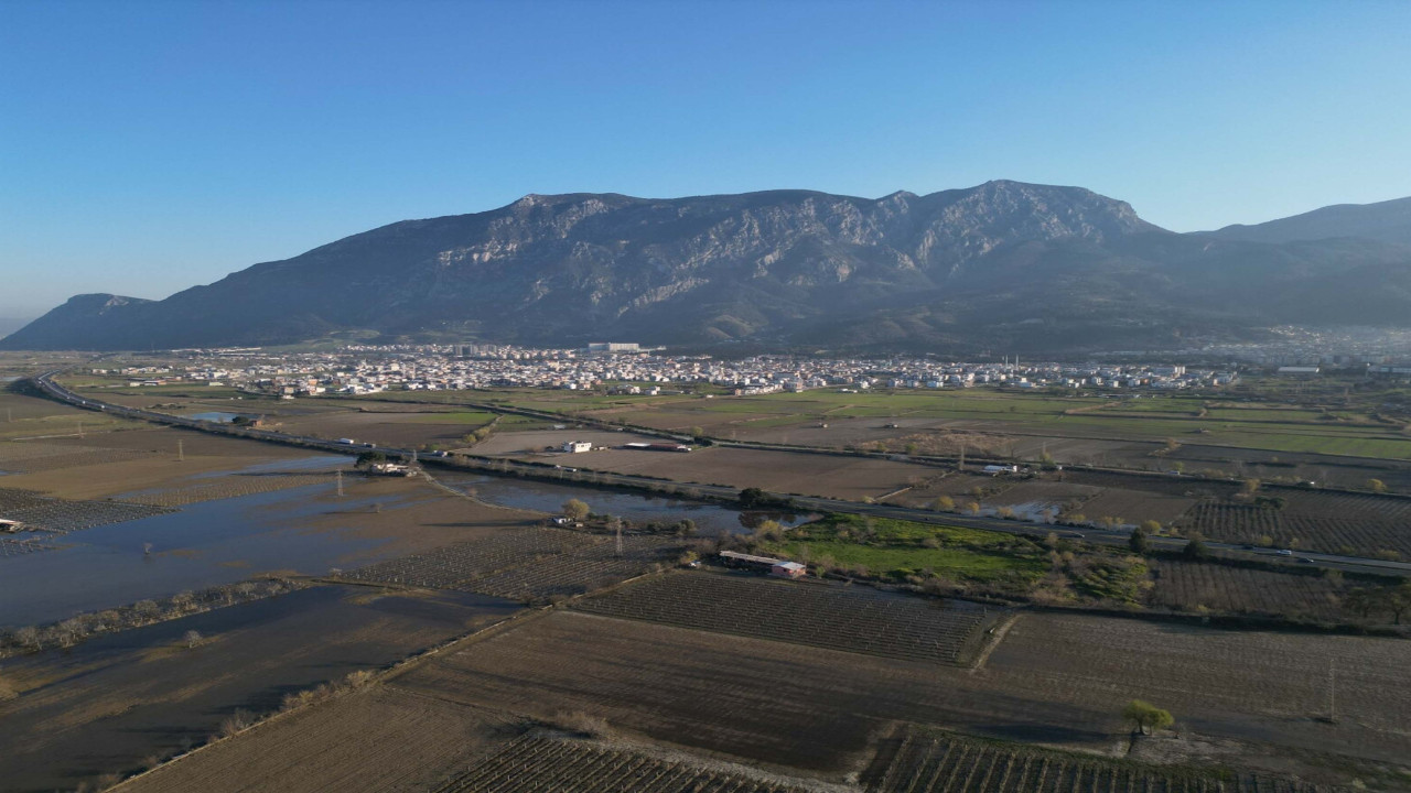 Manisa’da taşkının izleri siliniyor: Gediz normale döndü