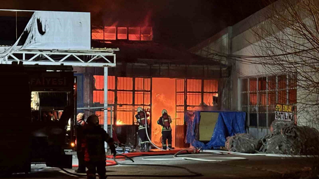 Mobilya atölyesi alevlere teslim oldu