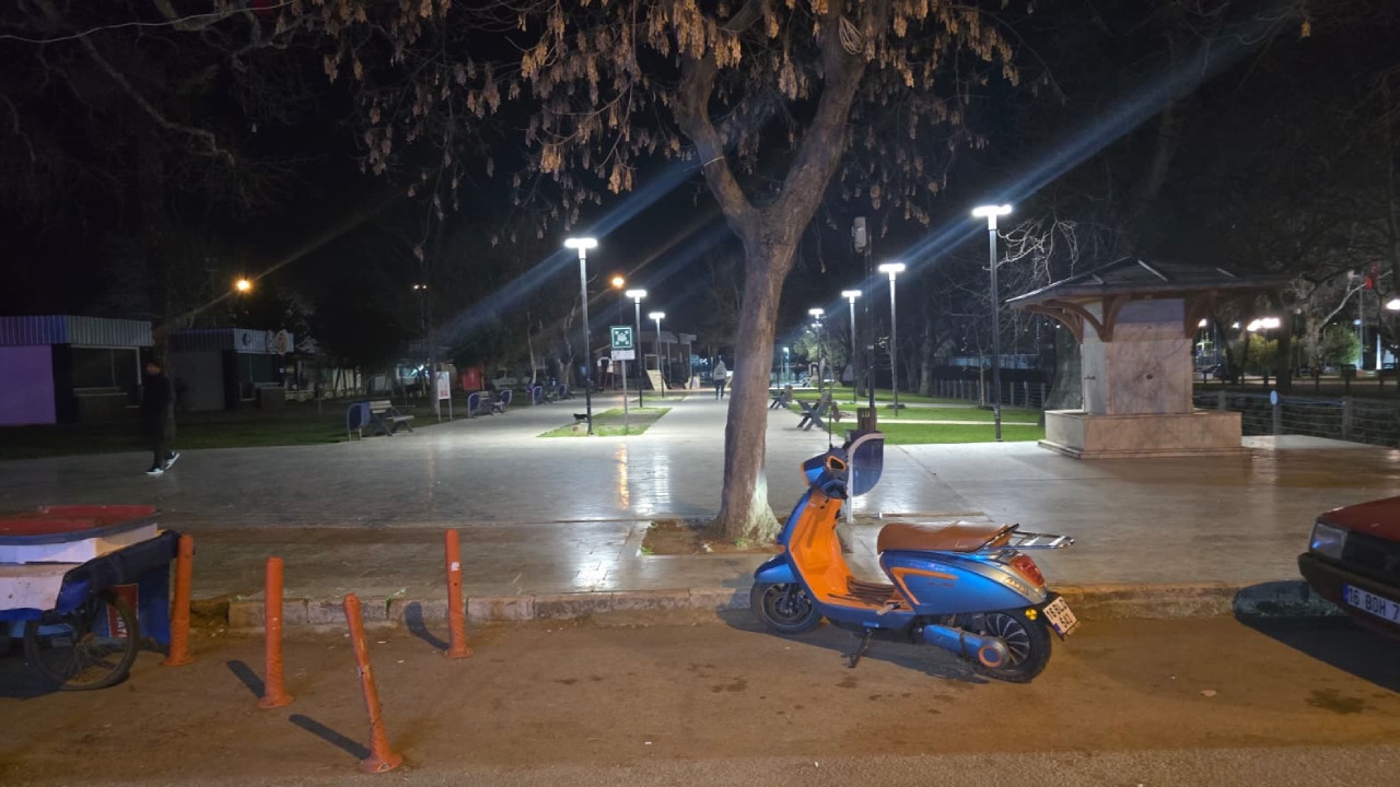 Parkta bıçaklı saldırı: 16 yaşındaki çocuk yaralandı