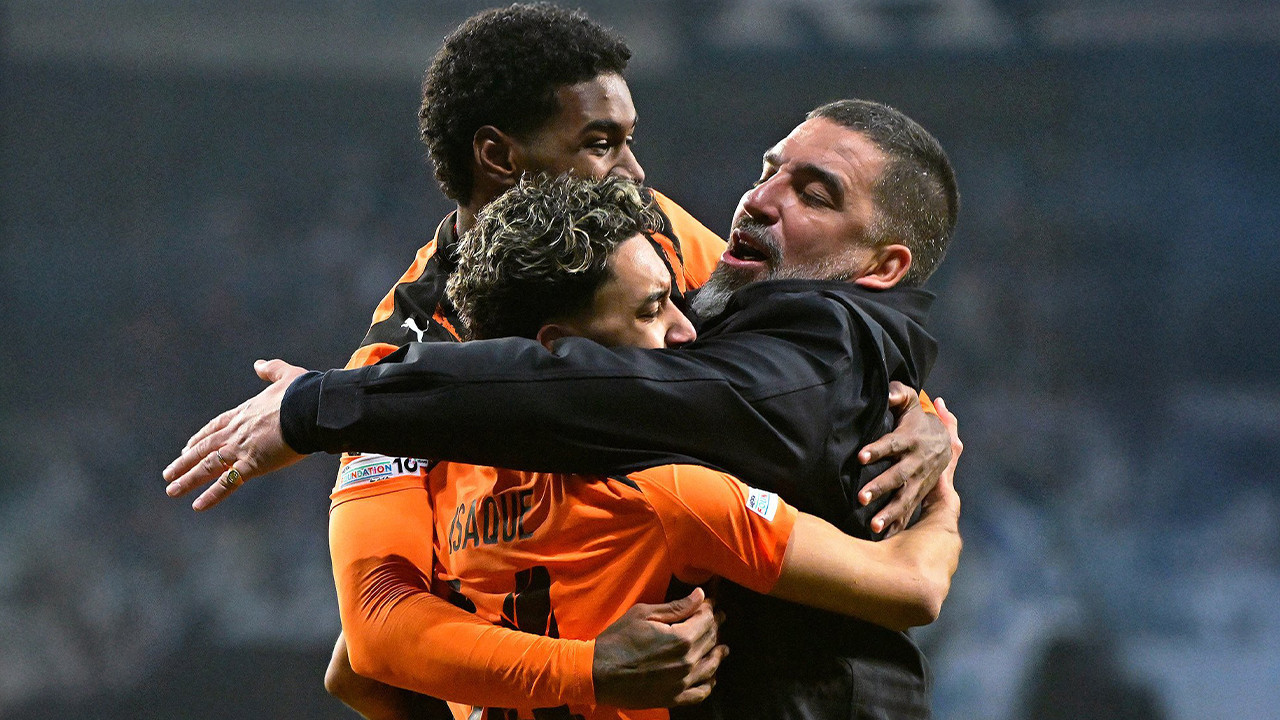 Arda Turan'ın takımı Shakhtar çeyrek final kapısını araladı