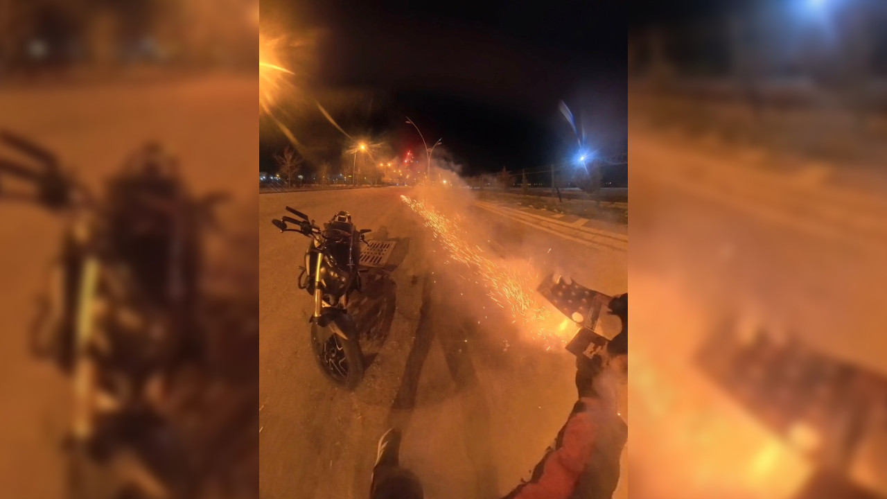 Diyarbakır’da akılalmaz şaka: Havai fişekleri arkadaşlarının üzerine ateşledi