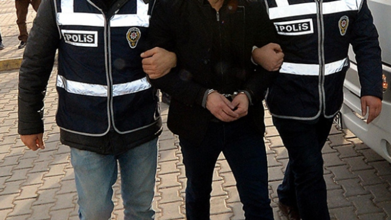 İzmir'de zehir tacirlerine operasyon