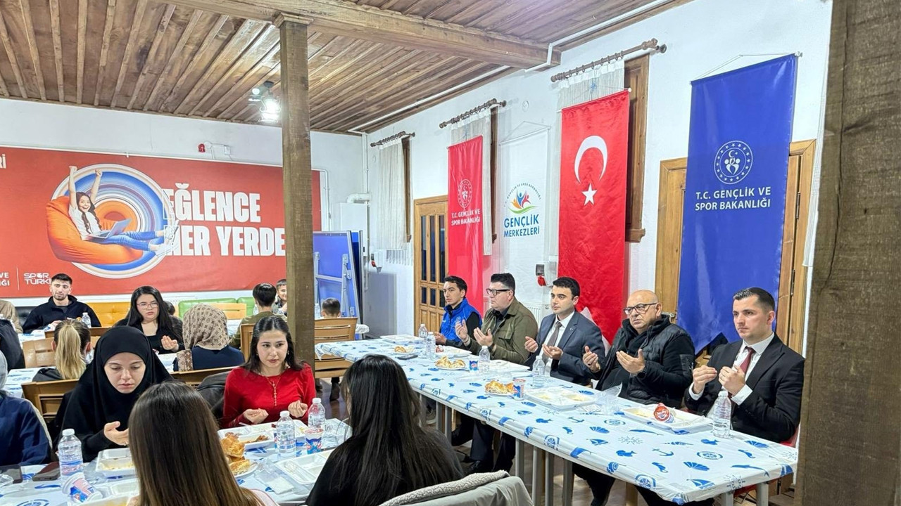 Kaymakam Kılıç gençlerle iftar yaptı