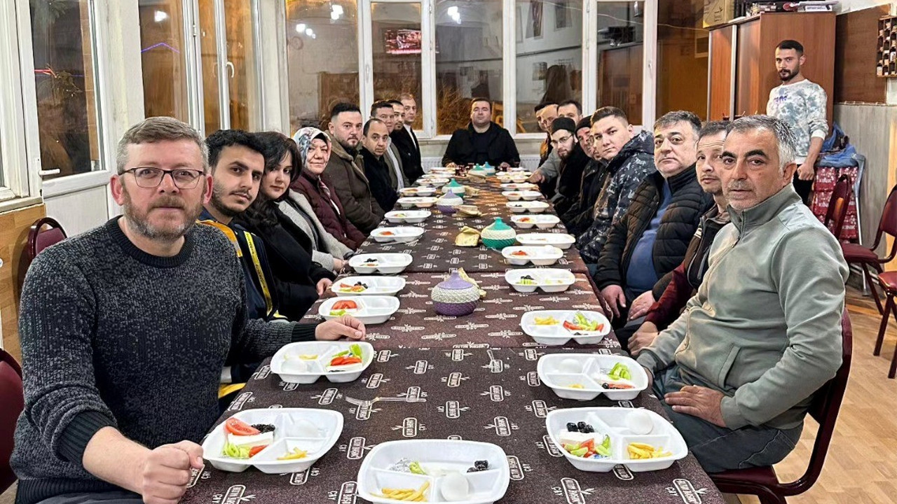 Kaymakam Ünal kurum çalışanı ve muhtarlarla sahurda bir araya geldi