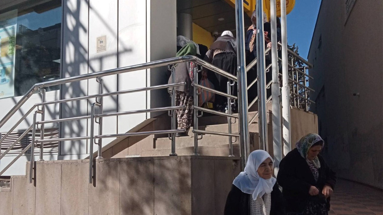 Simav PTT’de ATM krizi: Yaşlı ve engelliler için erişim büyük sorun