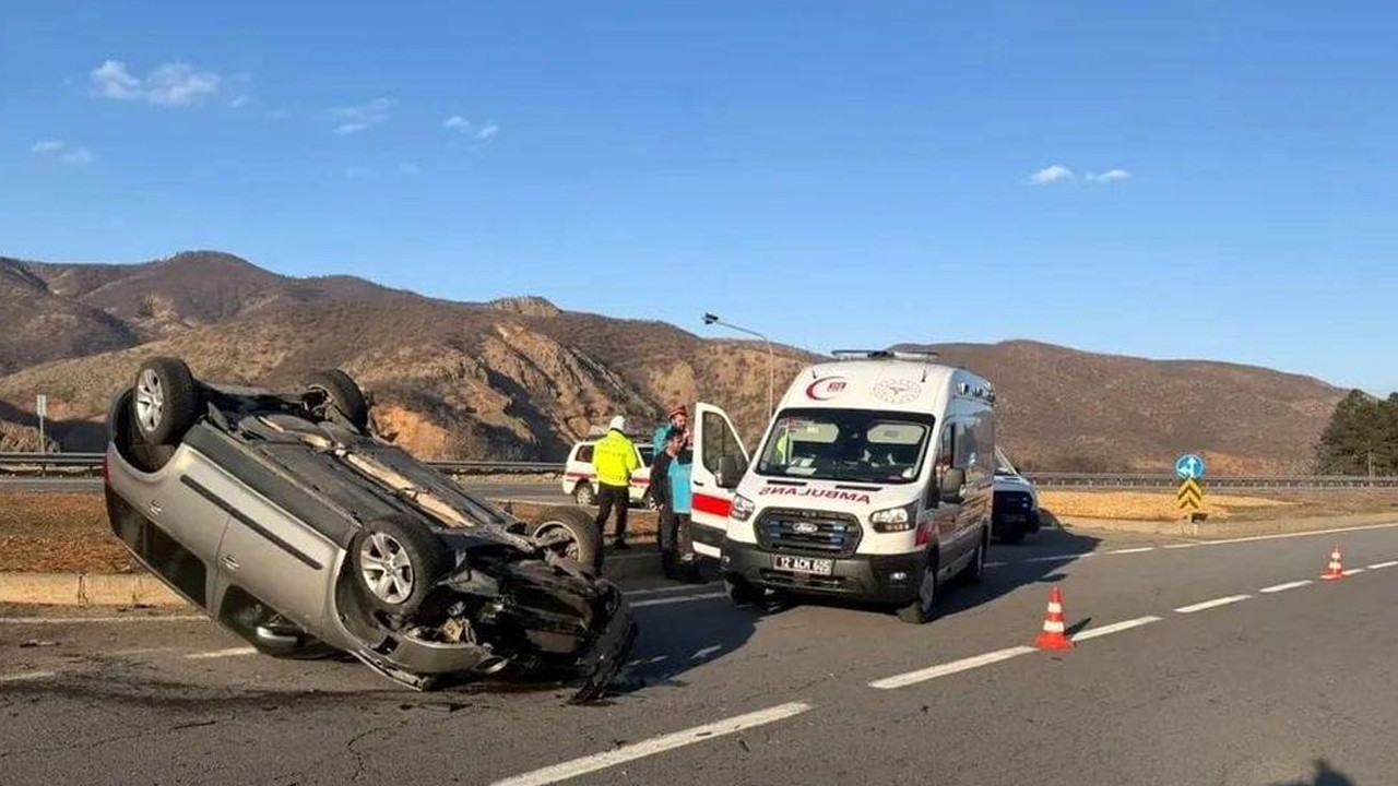 Bingöl’de otomobil takla attı: 2 yaralı