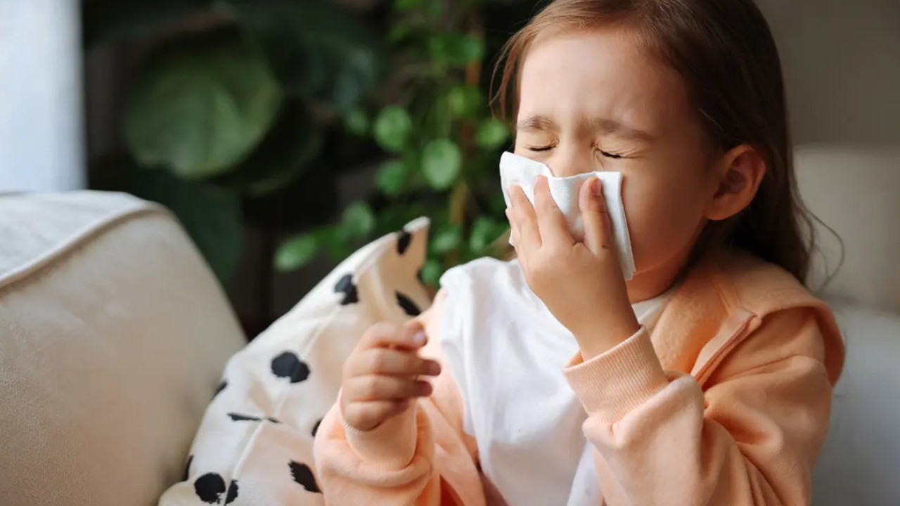 Çocuklarda renkli burun akıntısı varsa belirtilere dikkat
