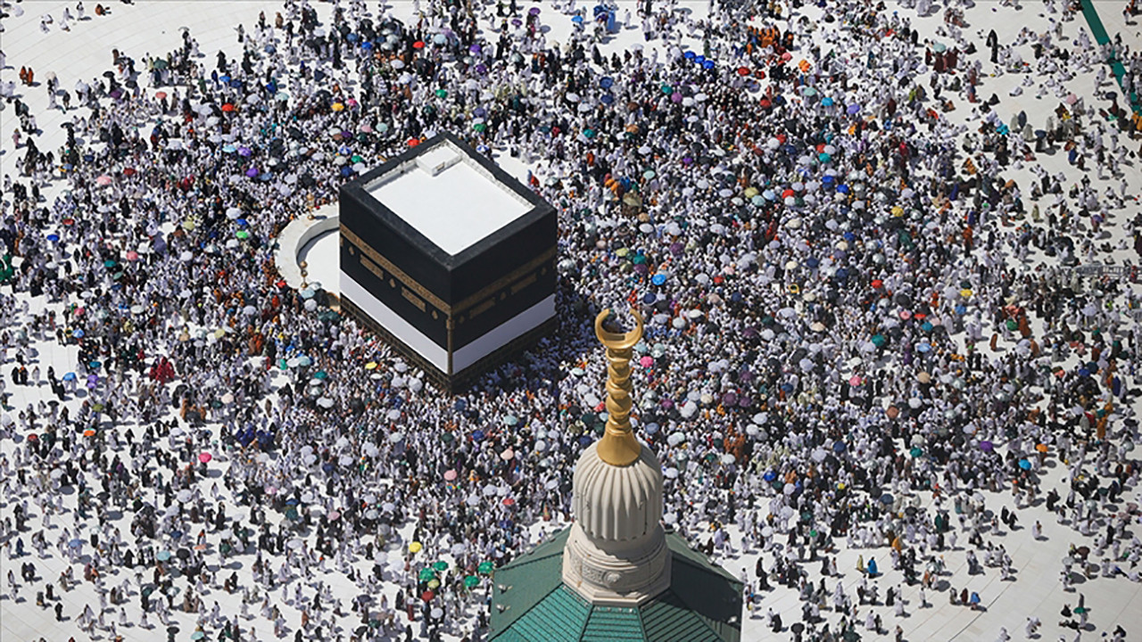 Kutsal topraklara gidecekler dikkat: Kafile ve uçuş bilgileri açıklandı