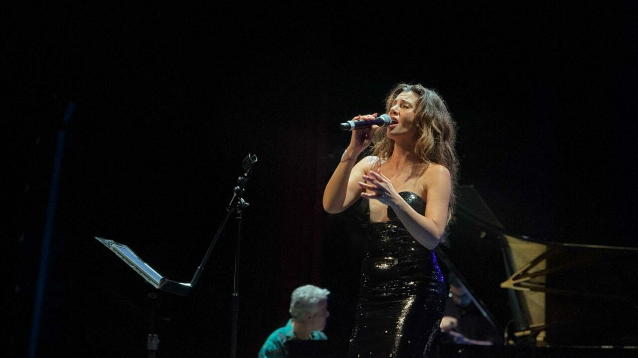 Gökçe Bahadır: 'Şarkı Söylerken Kendimden Geçiyorum'