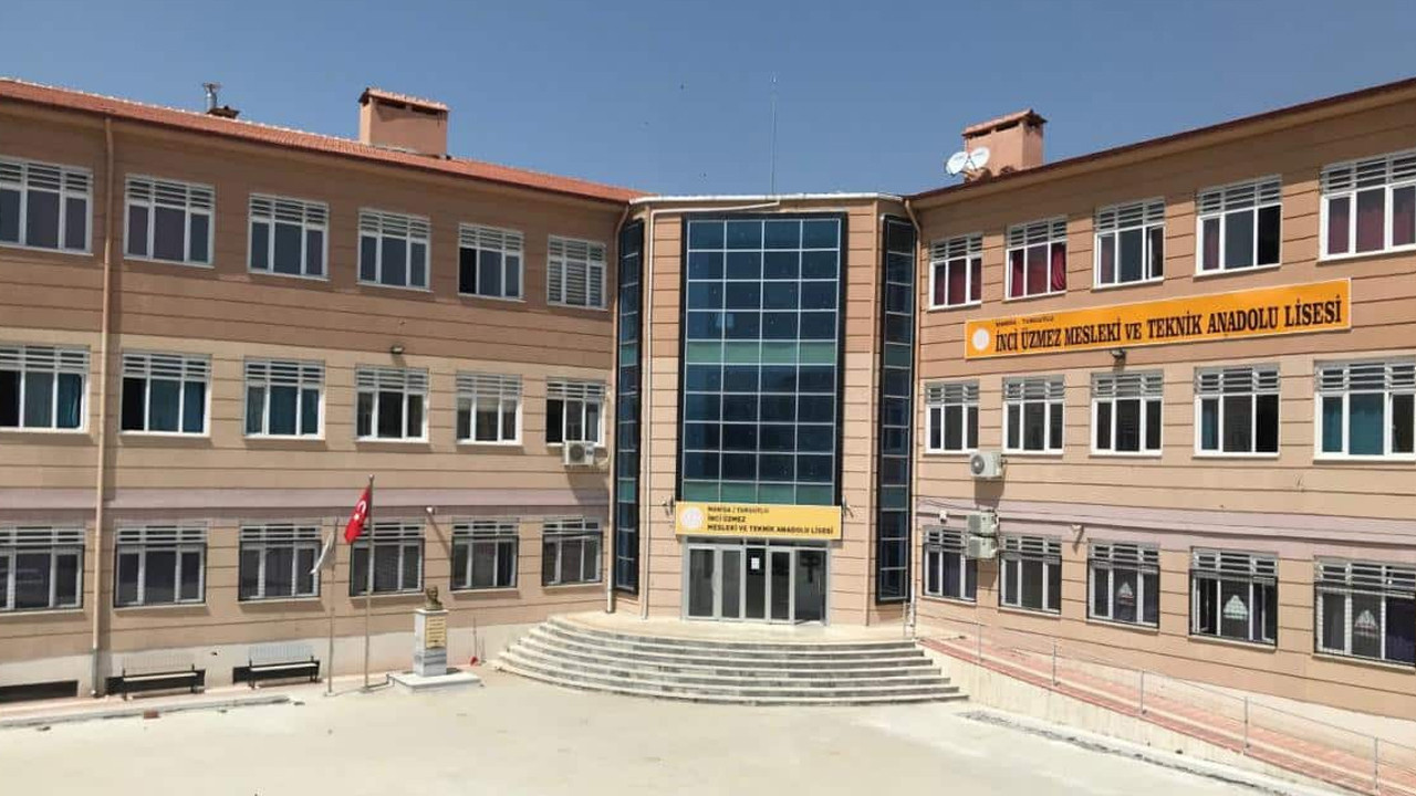 Derste Atatürk’e hakaret iddiası: Öğretmen gözaltında