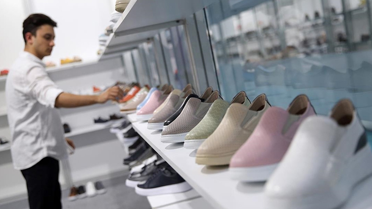 Ayakkabı ithalatı ihracatı ilk kez geçti
