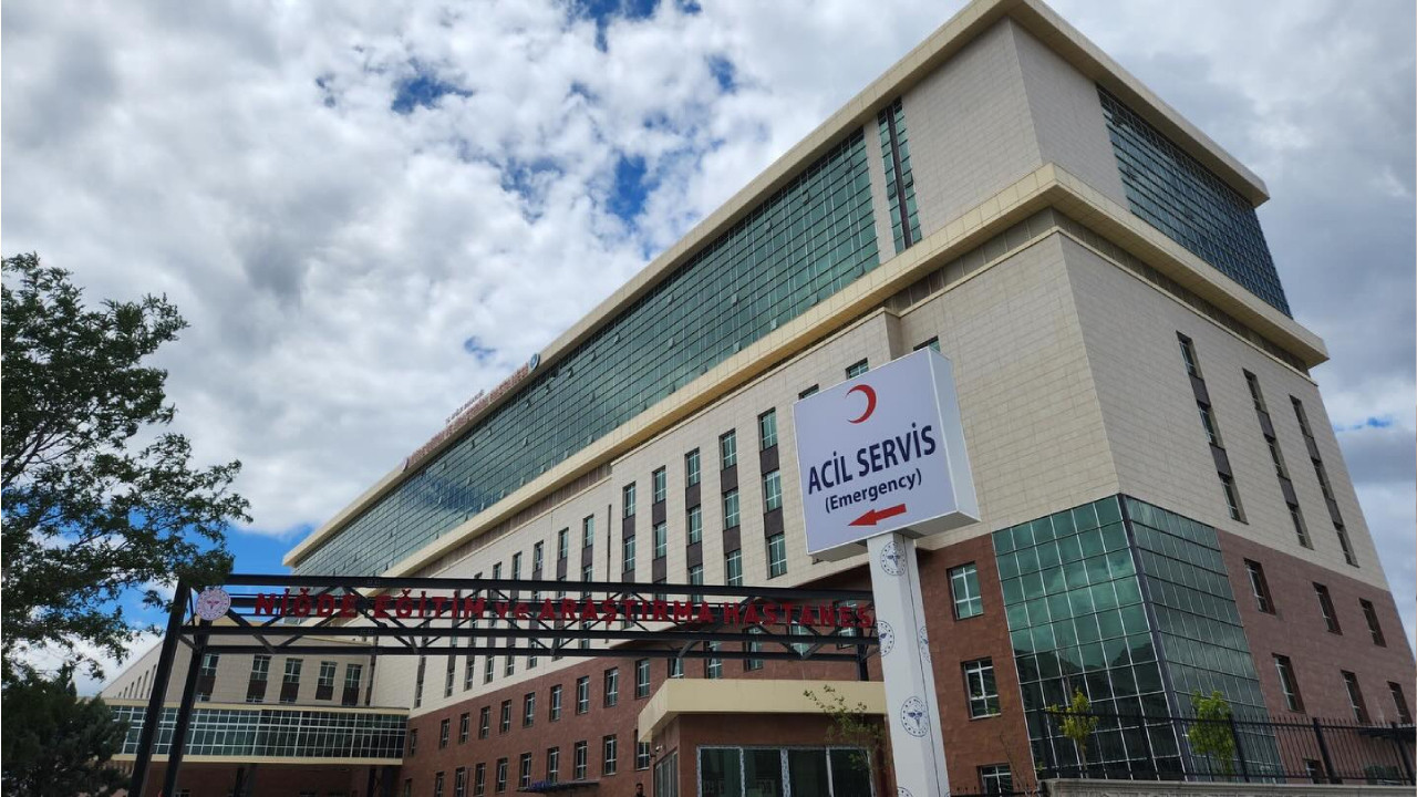 Otomobil şarampole yuvarlandı: 2 ölü, 2 yaralı