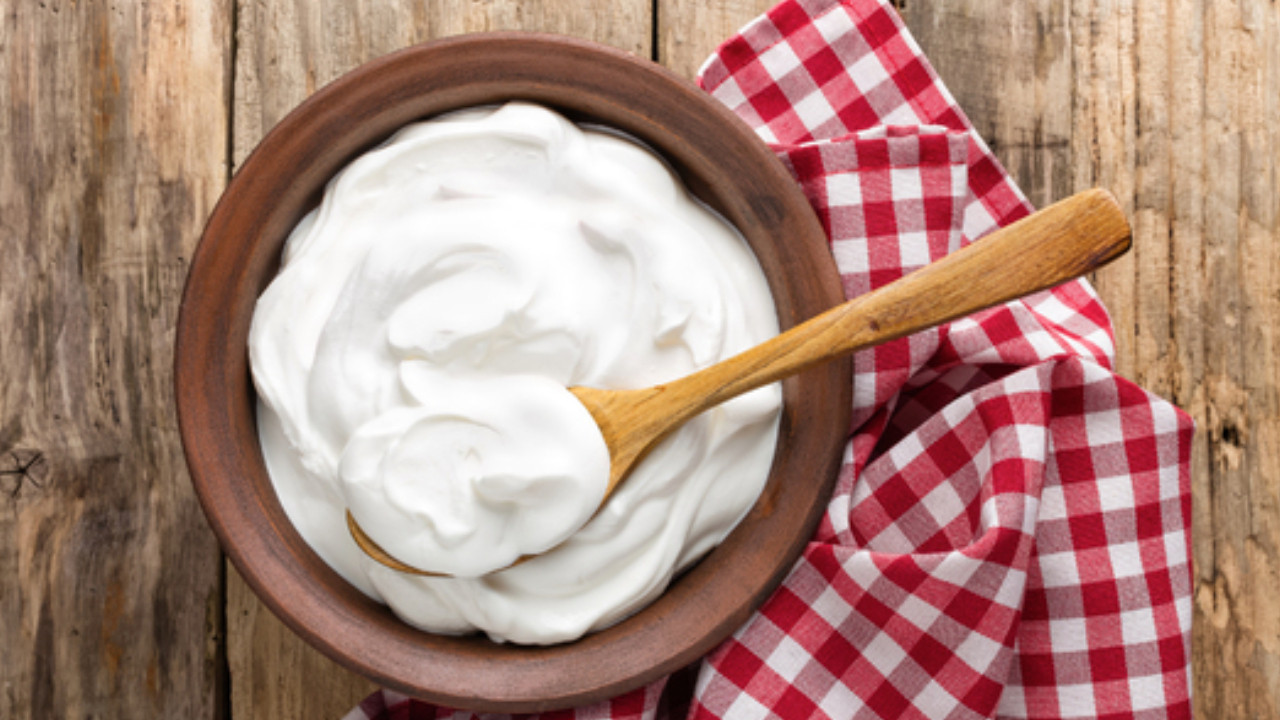 Ev yapımı yoğurtta kap seçimi: Hangi materyal daha sağlıklı ve lezzetli?