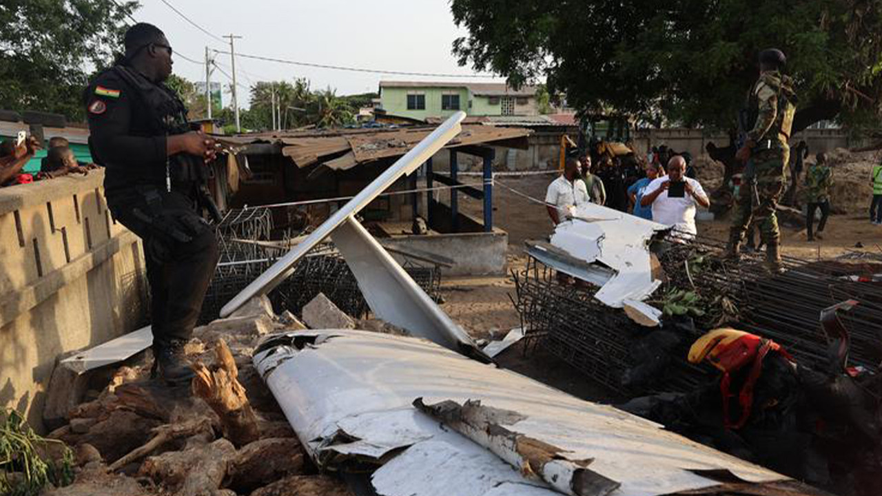 Gana'da uçak düştü