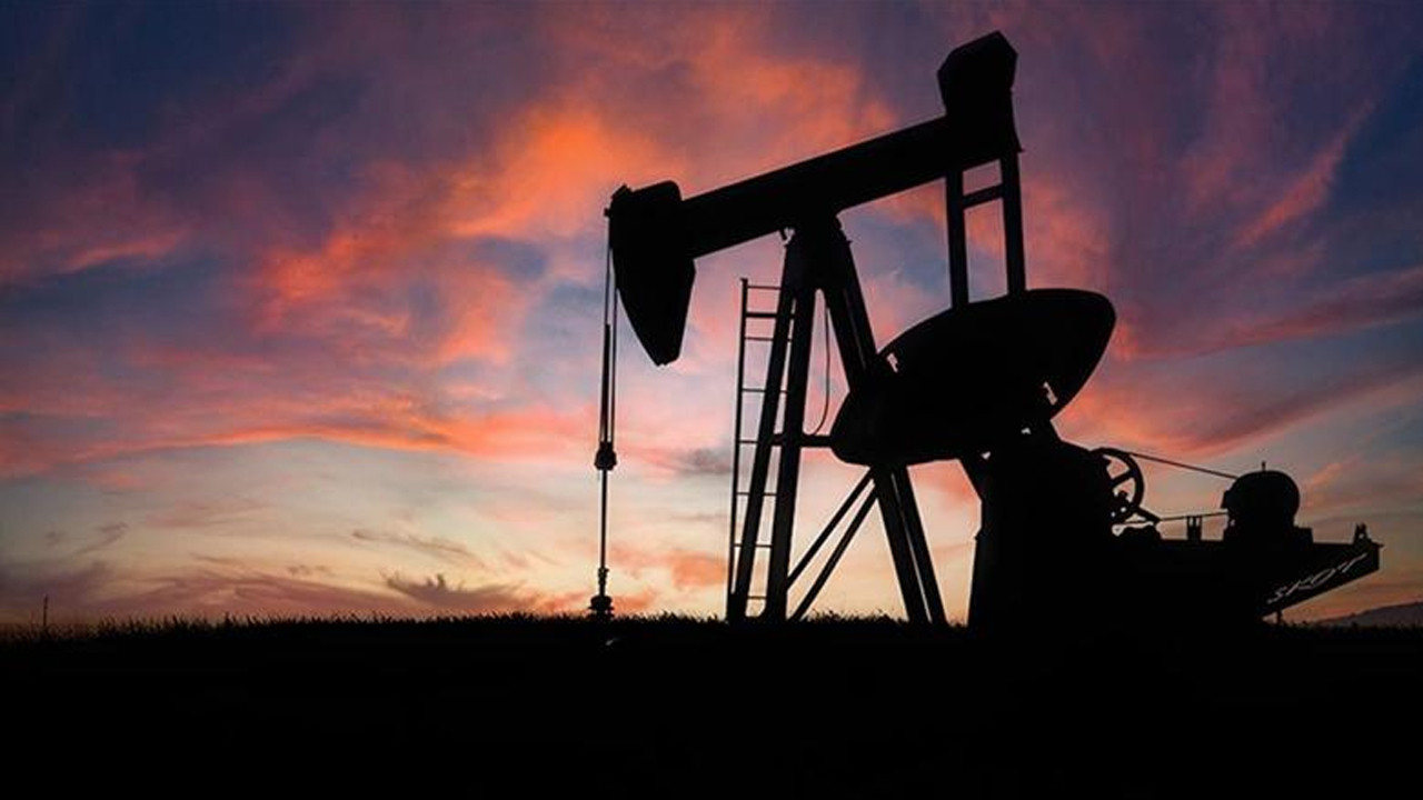 İspanya 11,5 milyon varil petrolü serbest bırakacak