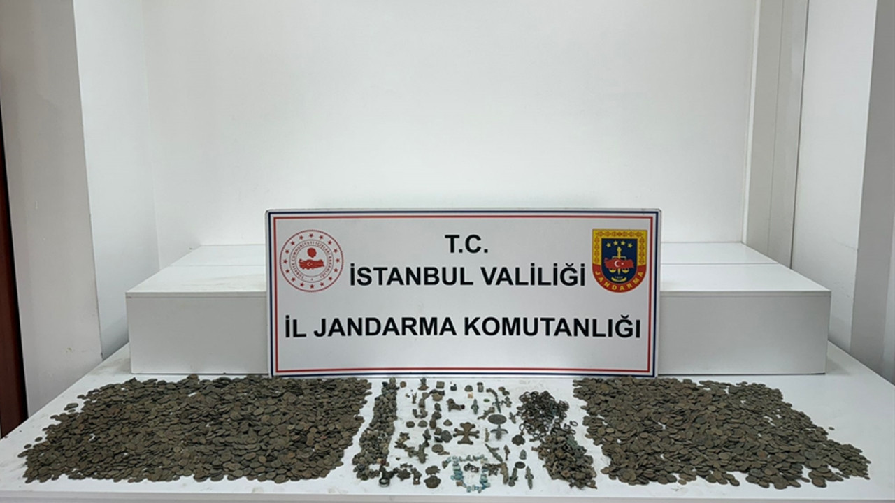 İstanbul Sancaktepe'de düzenlenen operasyonda 8 bin 582 tarihi eser ele geçirildi