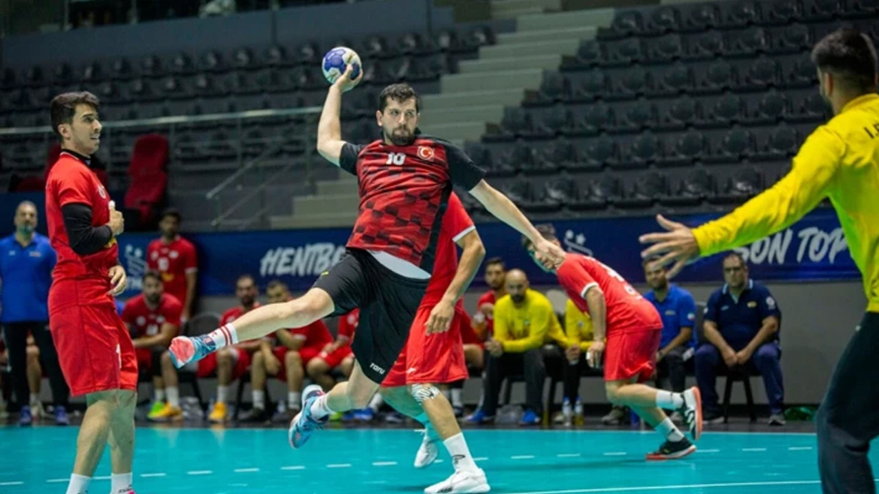 A Milli Erkek Hentbol Takımı yarın Romanya ile karşılaşacak