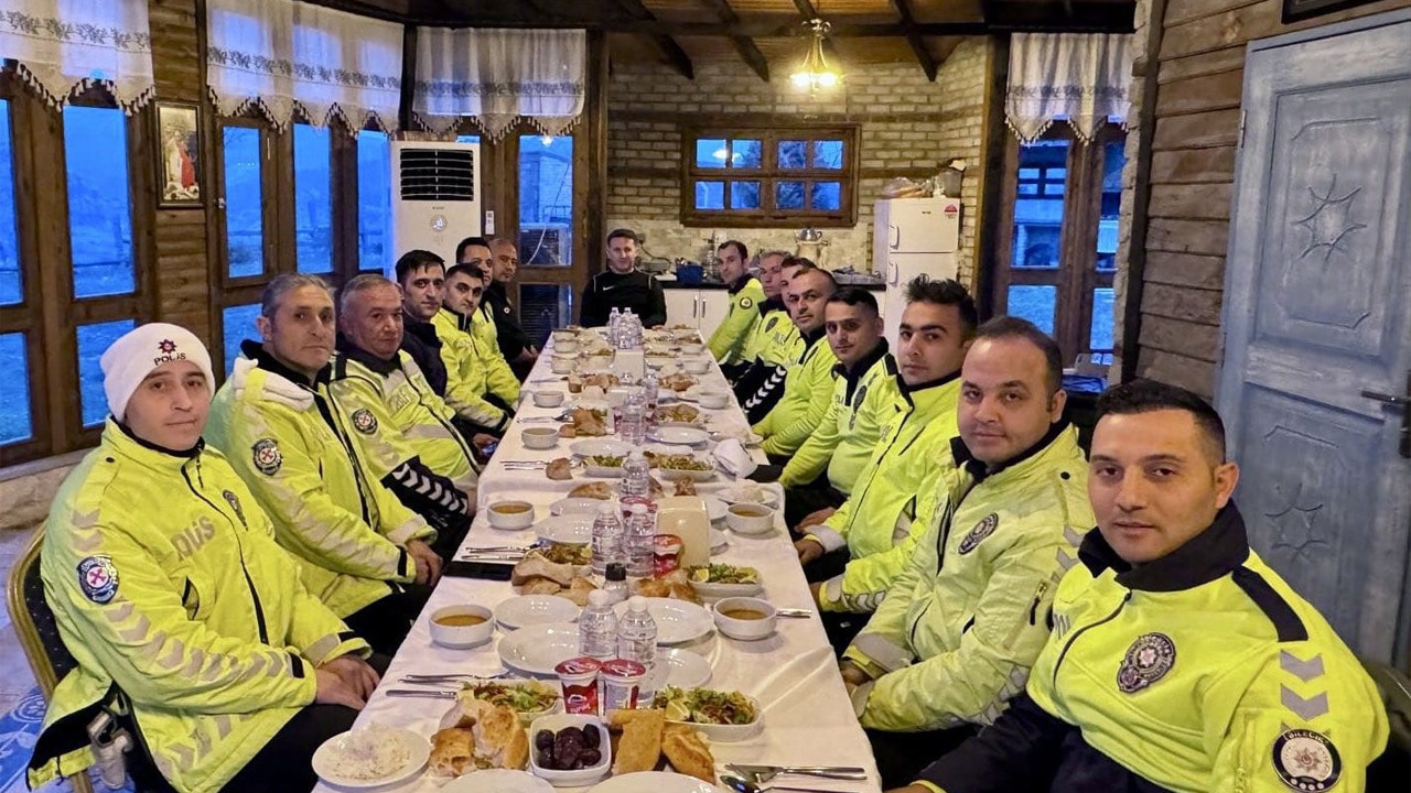 İl Emniyet Müdürü Çağlar Bölge Trafik Şubesinde düzenlenen iftara katıldı