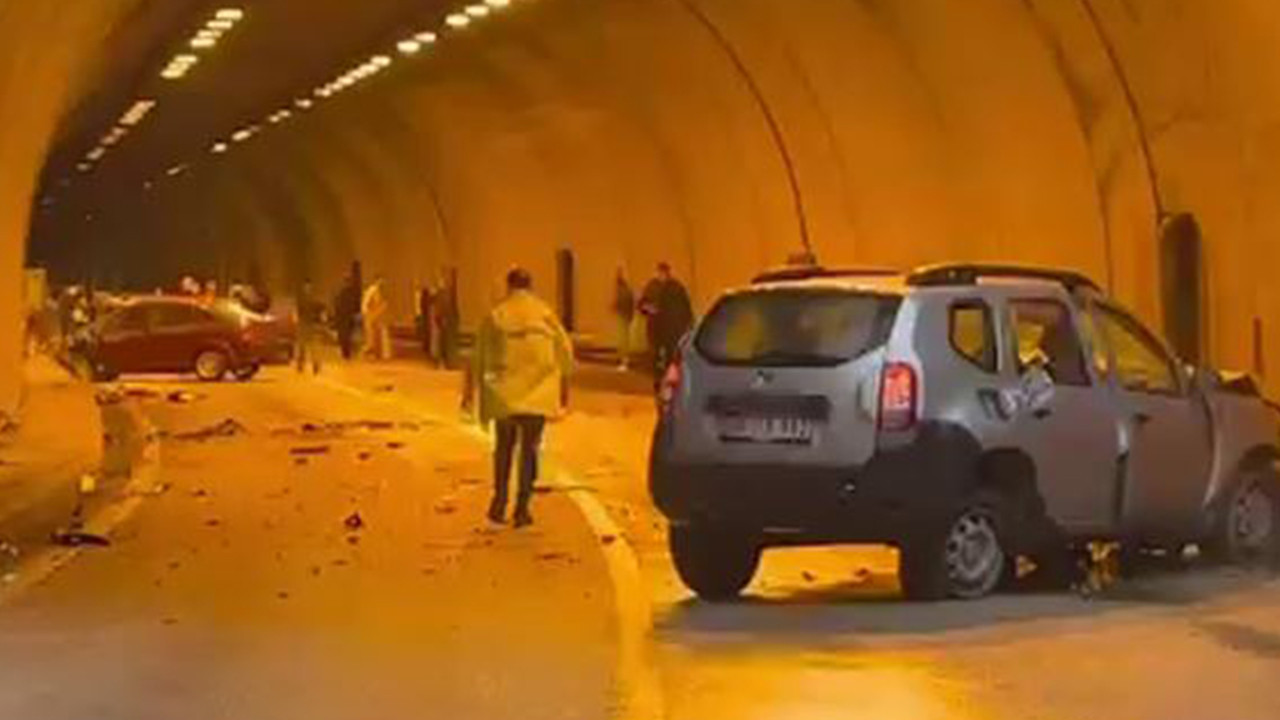 Tünelde iki otomobil çarpıştı: 7 yaralı