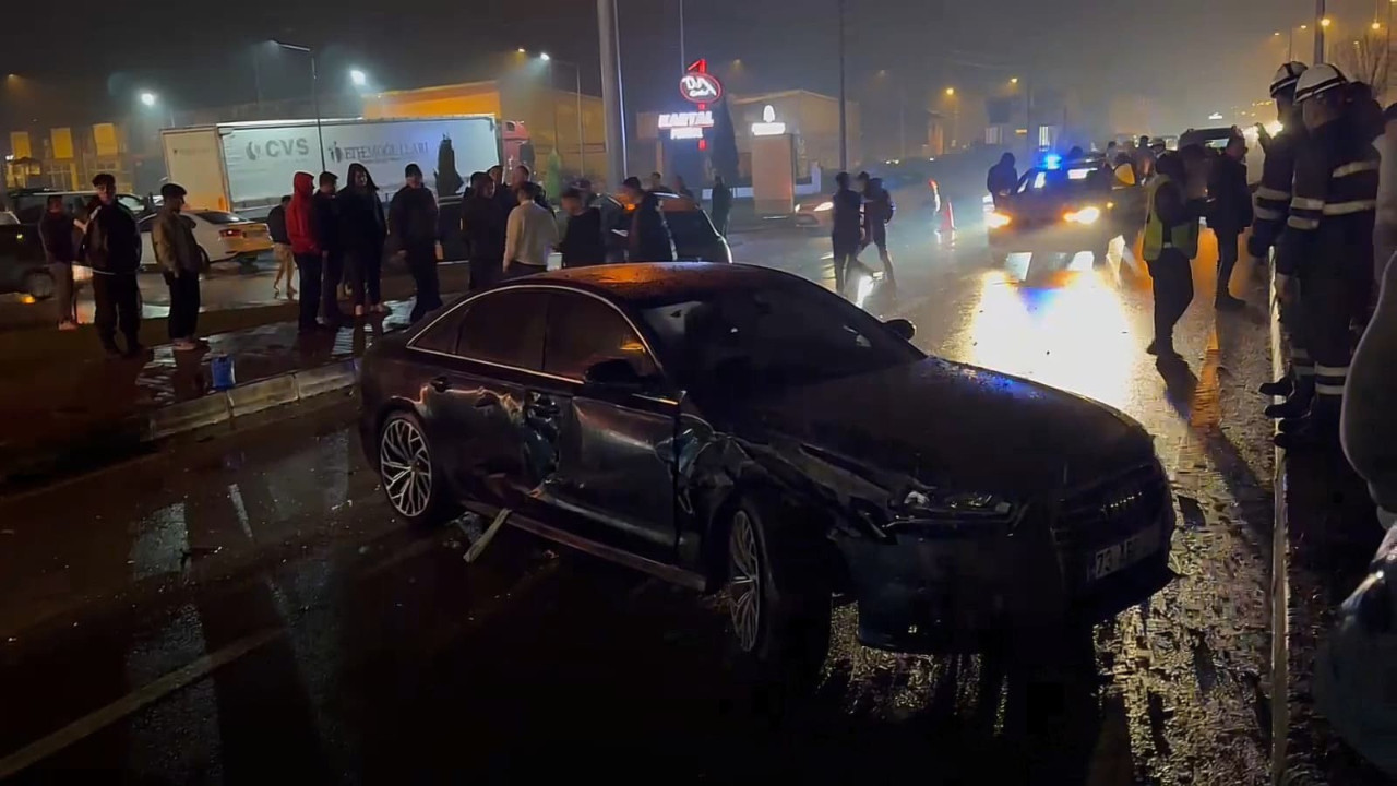 Bartın’da zincirleme kaza: 4 araç birbirine girdi, 2 yaralı