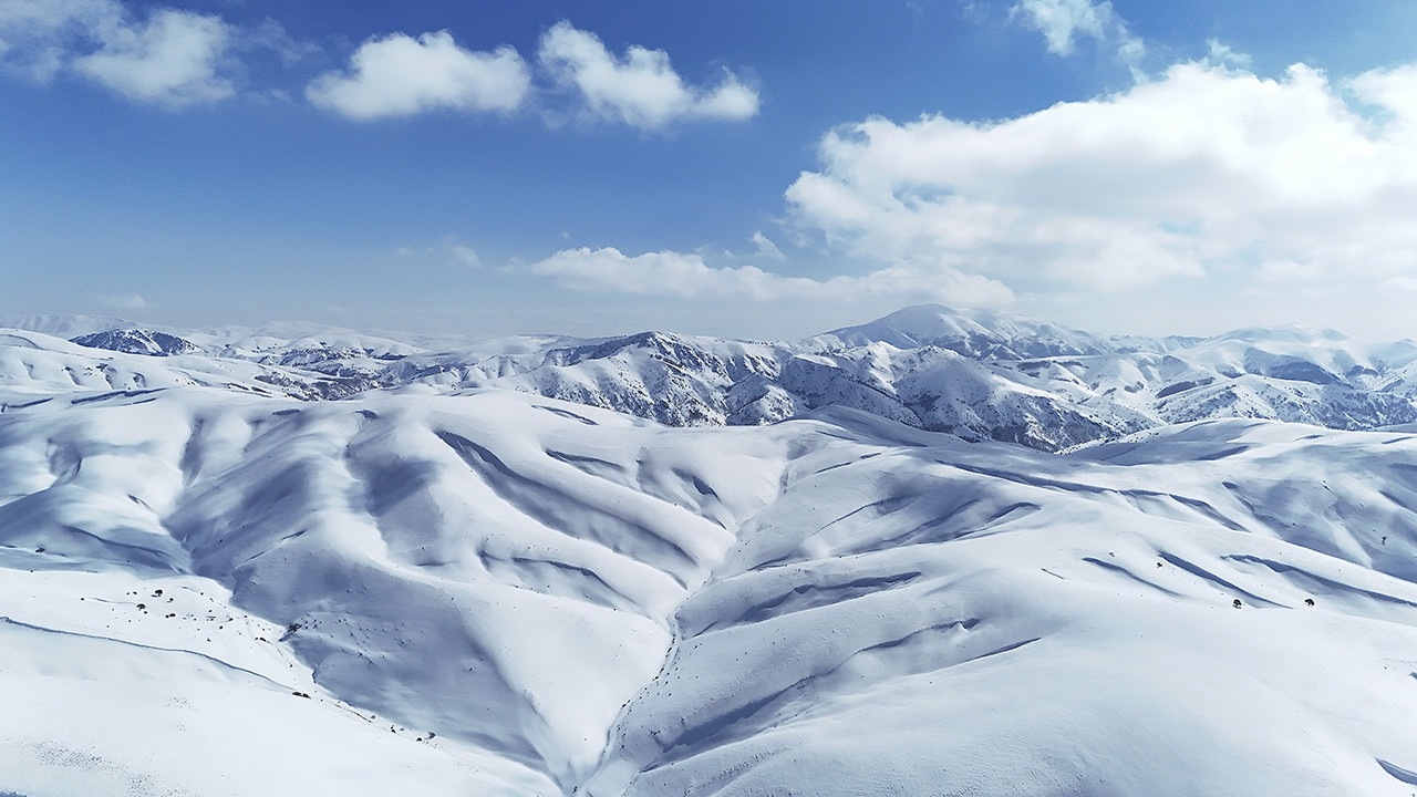 Bayburt’un yüksek kesimleri beyaza büründü