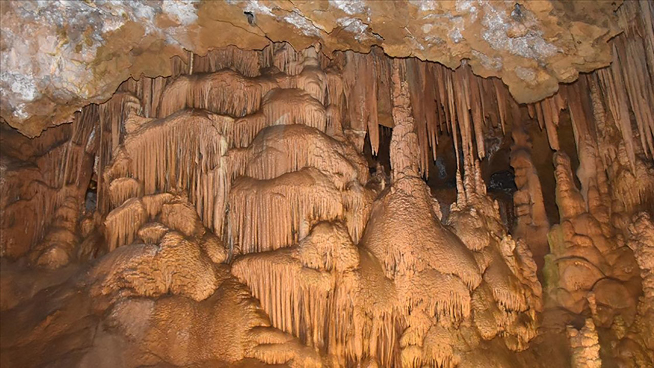 Gümüşhane’nin gizli cenneti: Karaca Mağarası restore edildi, ziyaretçiler büyülendi