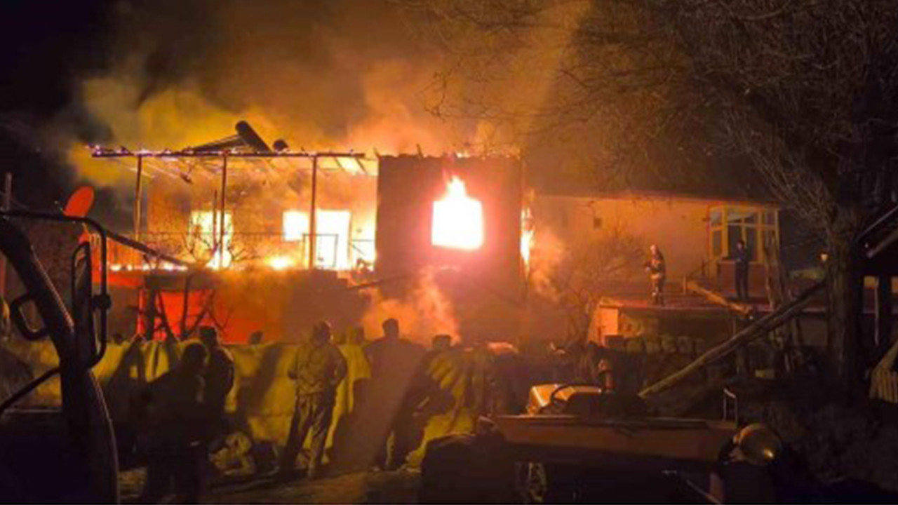 Kayseri’de yangın: Engelli kadın hayatını kaybetti, annesi yaralı