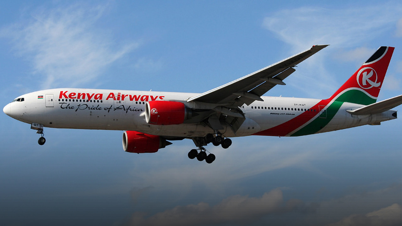 Kenya'da yolcu uçağı pistten çıktı