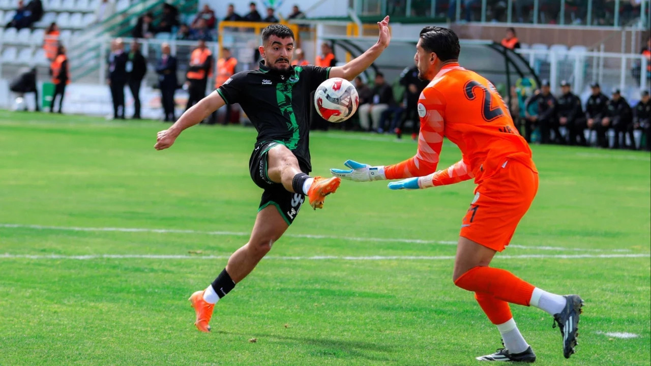 Küme düşme hattını yakından ilgilendiren maçta Serik Spor, Sakaryaspor'u devirdi