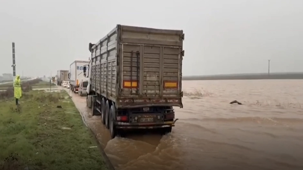 Nusaybin’de sel felaketi: Sokaklar ve evler sular altında kaldı