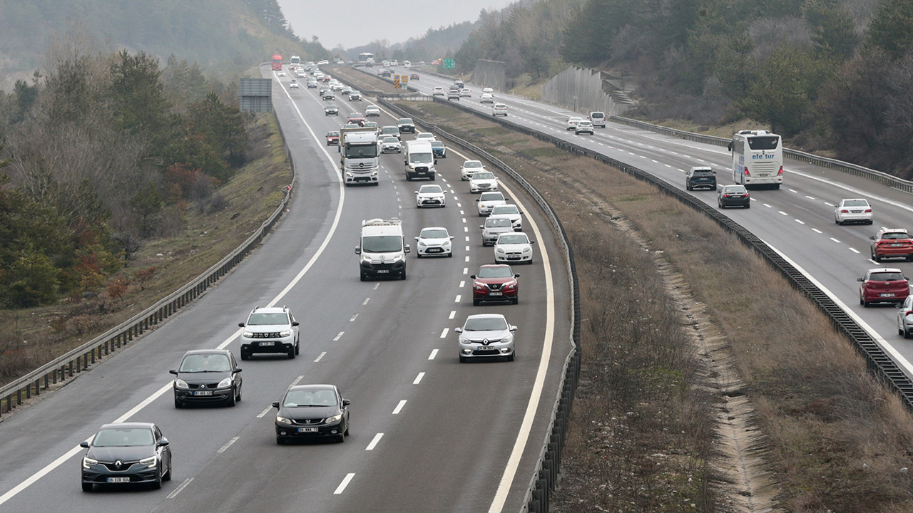 Bayram dönüşü trafikte 'son gün' çilesi