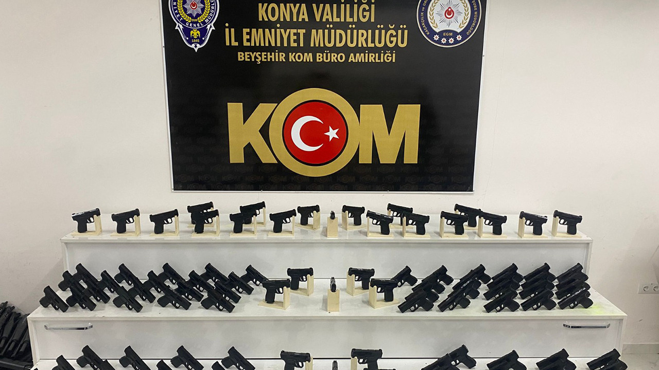 Konya’da silah kaçakçılığı operasyonu: 250 ruhsatsız tabanca ele geçirildi